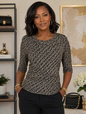 Cable & Guage Half Sleeve, Draped Neck Women's Top. Size Medium